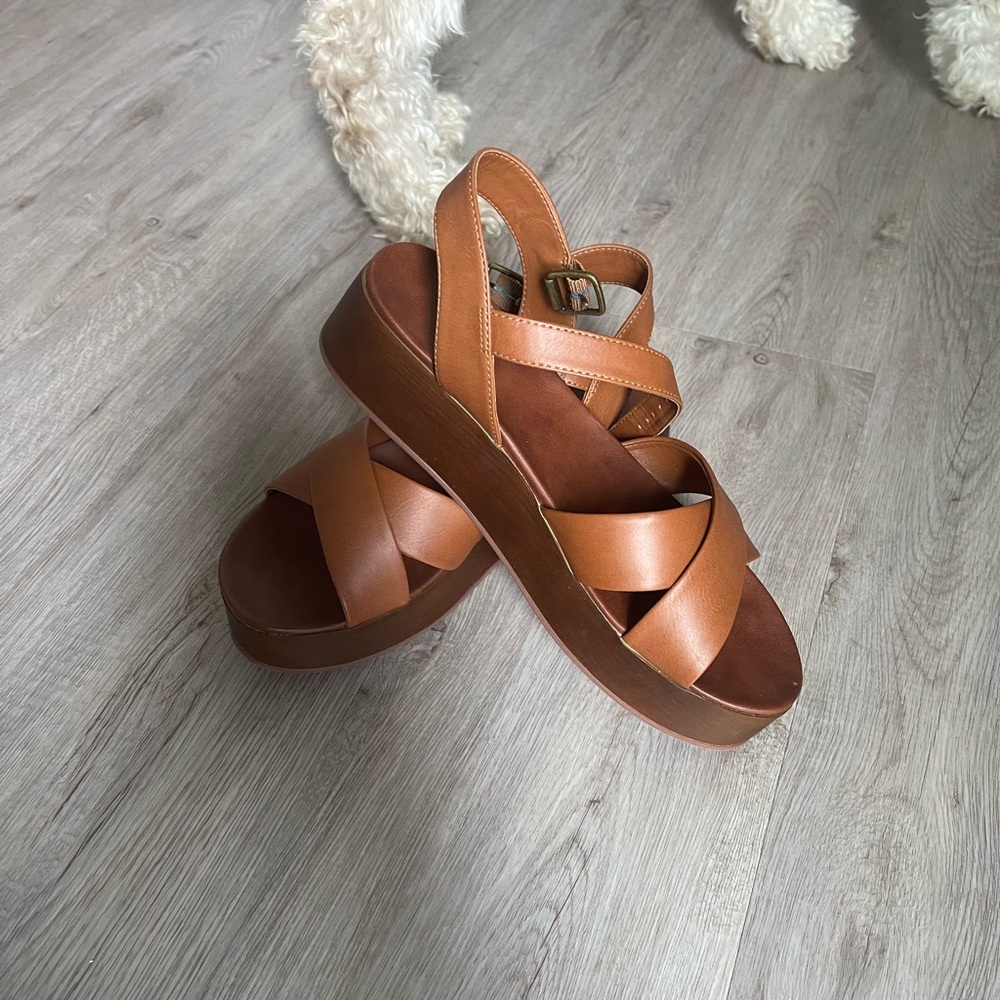 Universal threads sandals